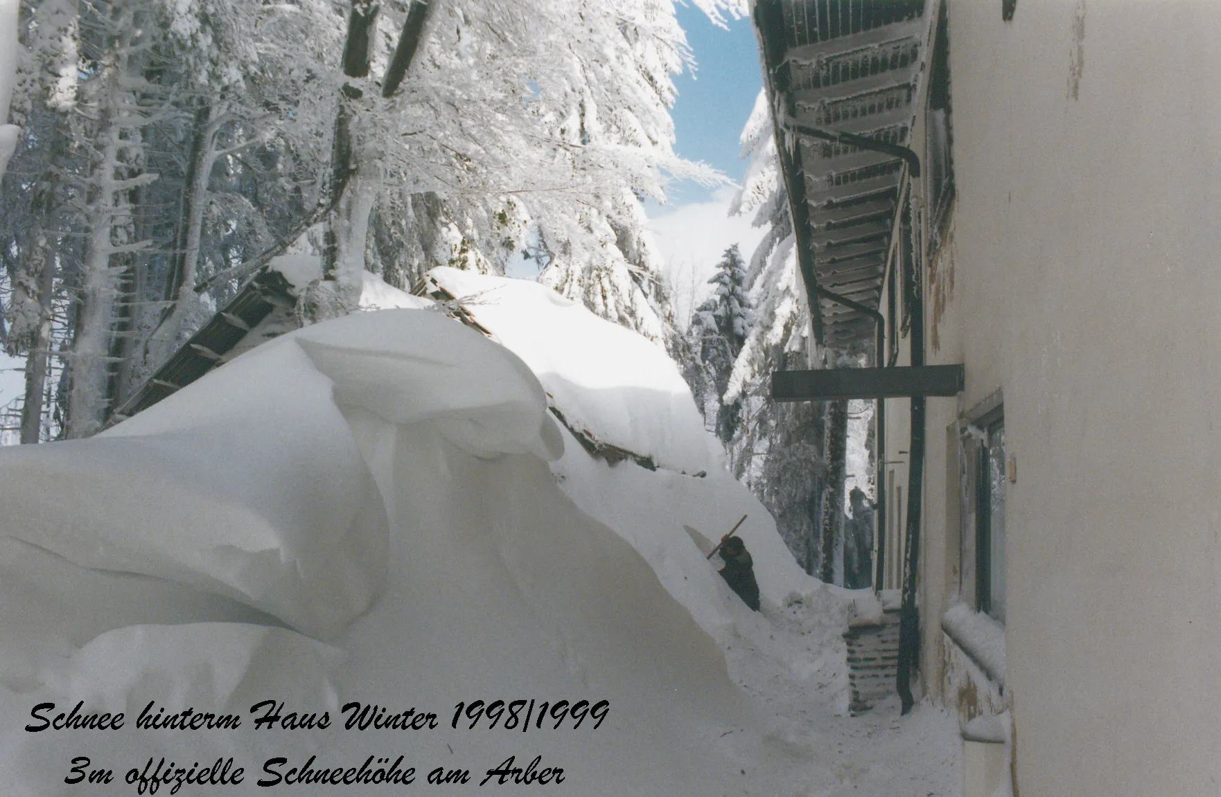 Berghaus Sonnenfels im Schnee